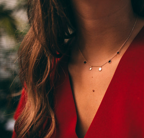 Collier finesse 5 pastilles